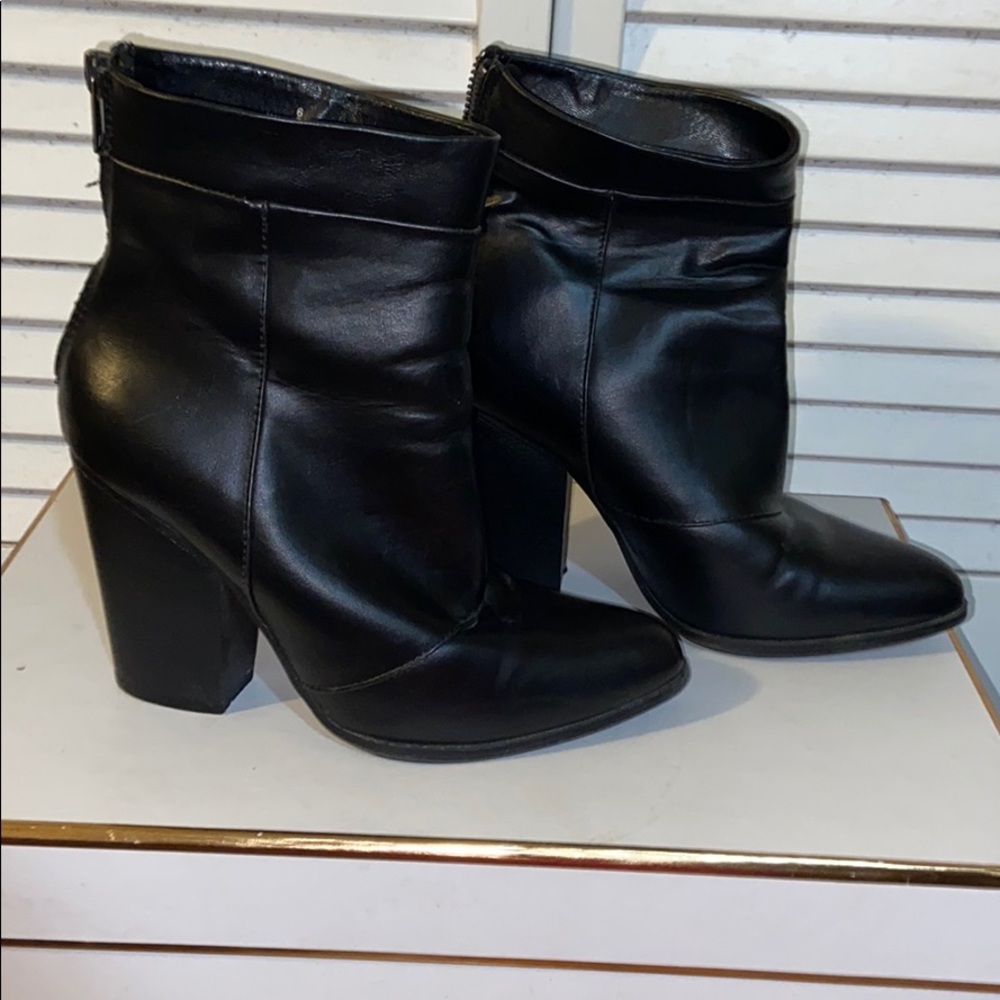Missimo ankle bootie